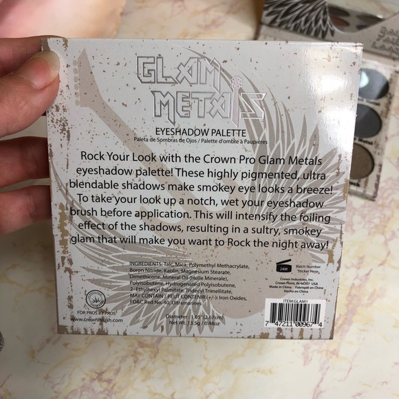 Crown Glam Metals Eyeshadow Palette - Picture 5 of 7